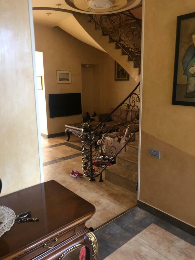 Luxury Tumanyan Apartment エレバン エクステリア 写真