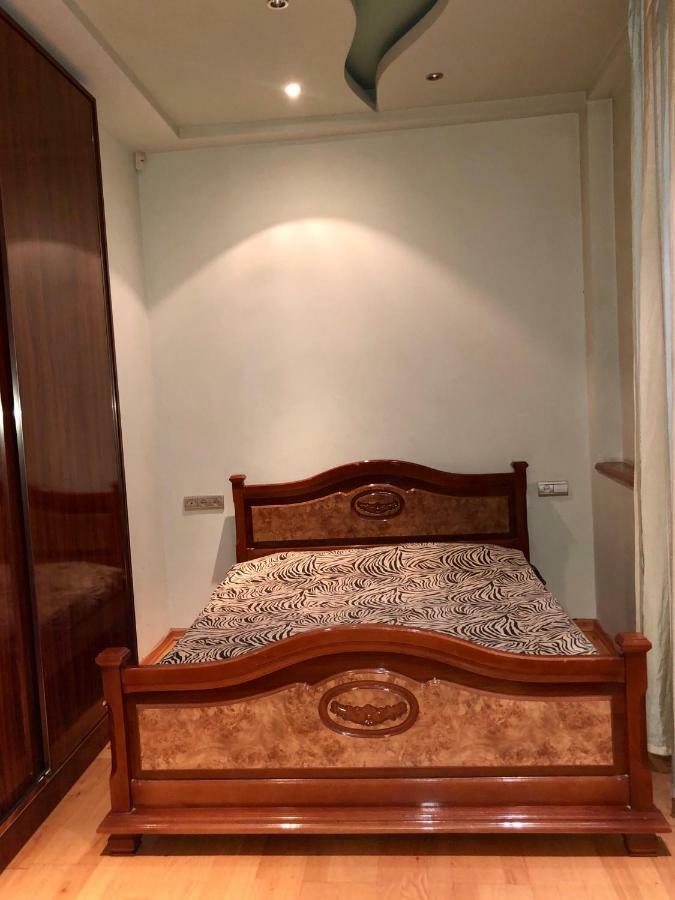Luxury Tumanyan Apartment エレバン エクステリア 写真